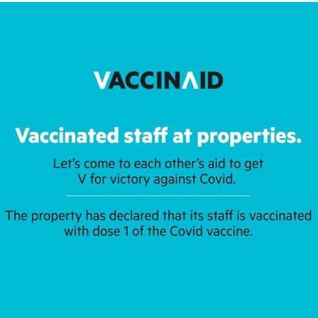 Vaccinated Staff - Oyo 1230 Kampoeng Osing Syariah Guesthouse Banyuwangi  Exterior photo