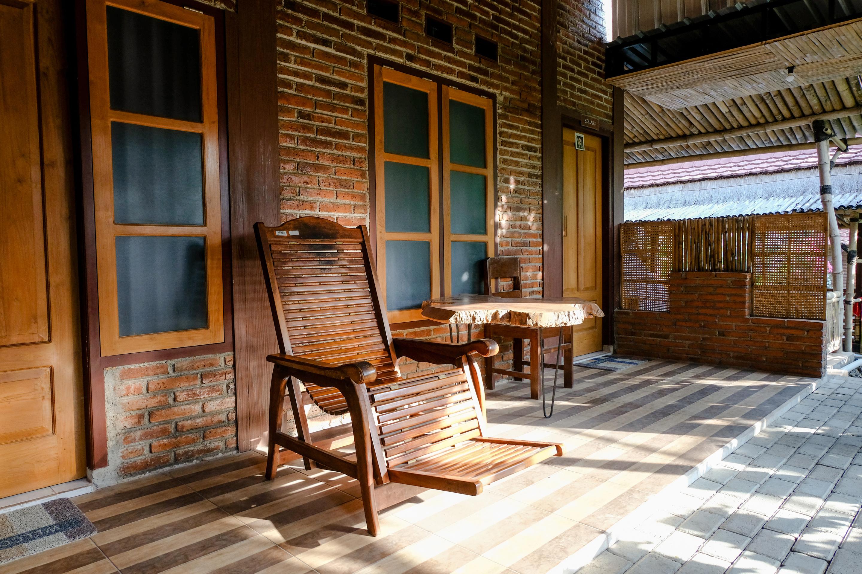 Vaccinated Staff - Oyo 1230 Kampoeng Osing Syariah Guesthouse Banyuwangi  Exterior photo